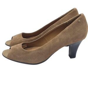 G.H. Bass & Co Shoes Womens Size 7.5 Beige Suede Peep Toe Heel Dress Pumps Chic